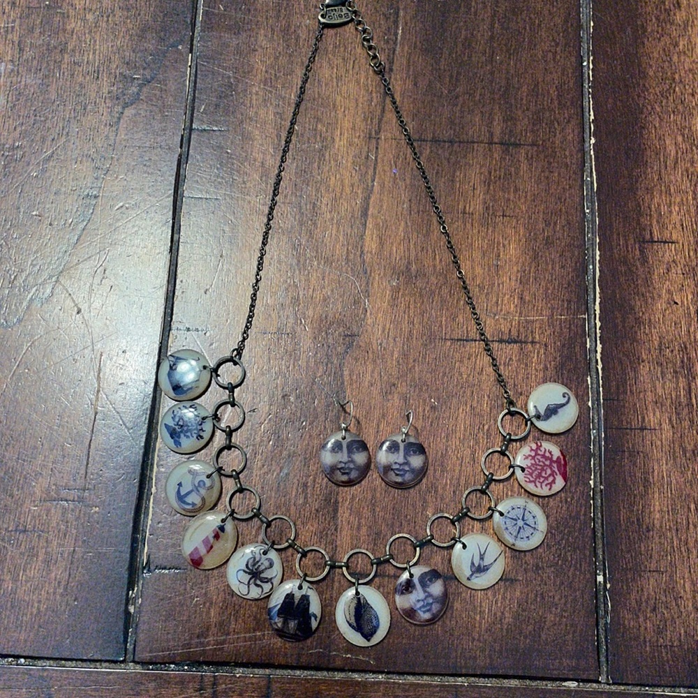 Necklace & earring set